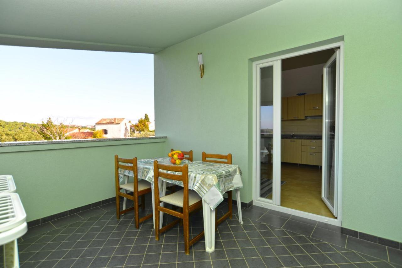 Apartments Bernarda 1773 Banjole Eksteriør billede