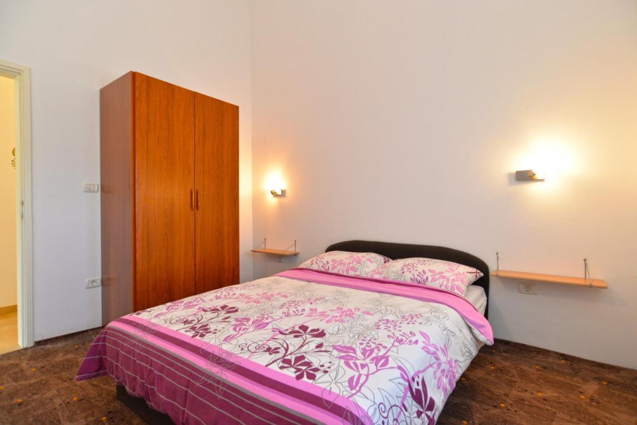Apartments Bernarda 1773 Banjole Eksteriør billede