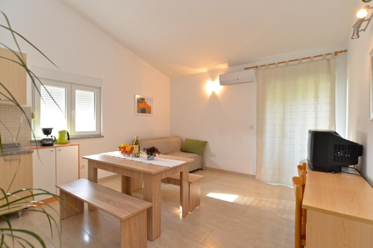 Apartments Bernarda 1773 Banjole Eksteriør billede