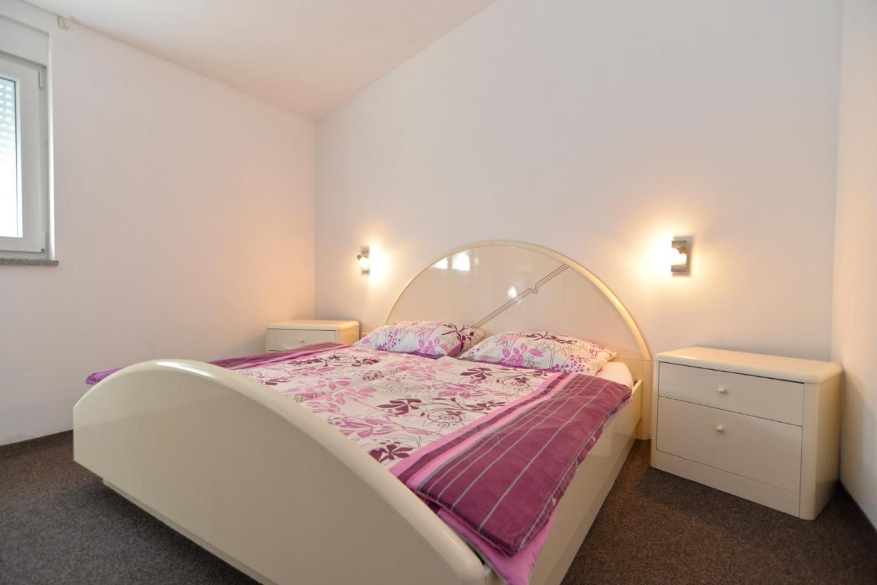Apartments Bernarda 1773 Banjole Eksteriør billede